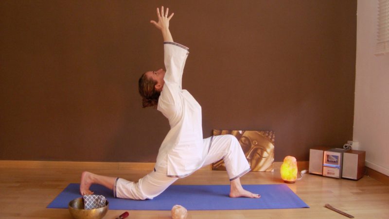 Кундалини-йога: что это такое, основные понятия, упражнения для начинающих, в чем польза и чем может быть опасна популярная практика