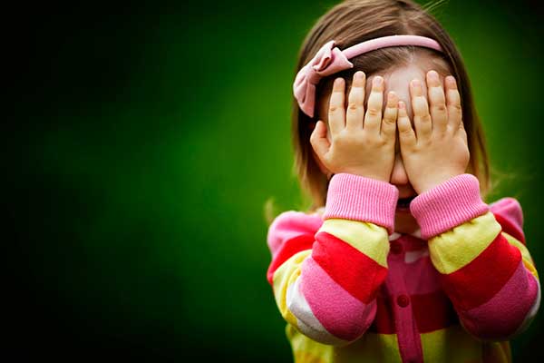 Детские истерики: как реагировать родителям
