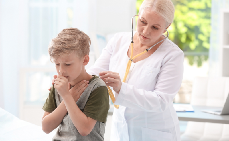 Лающий кашель у ребенка с температурой и без − чем и как лечить: ингаляции и лекарственные препараты
