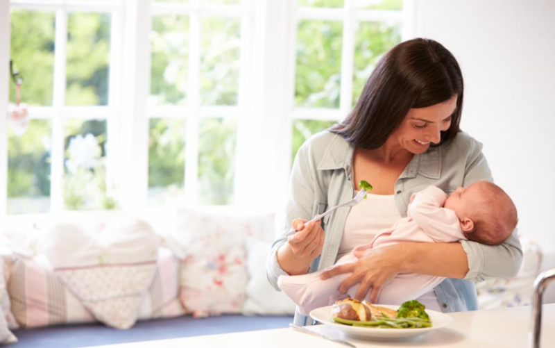 Диета для кормящих мам: полноценное питание по месяцам, таблица продуктов, запрещенных при грудном вскармливании