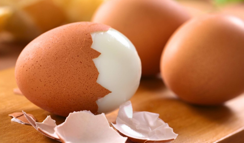 Сколько калорий в варёном вкрутую яйце, подходит ли продукт для диеты