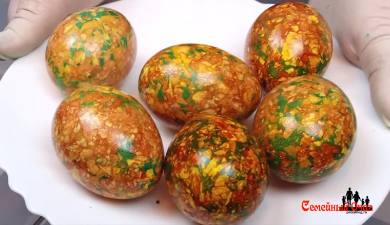 мраморный способ покраски яиц на пасху