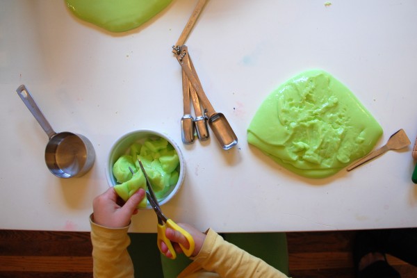 Как сделать лизуна без клея: 8 способов изготовления игрушки своими руками