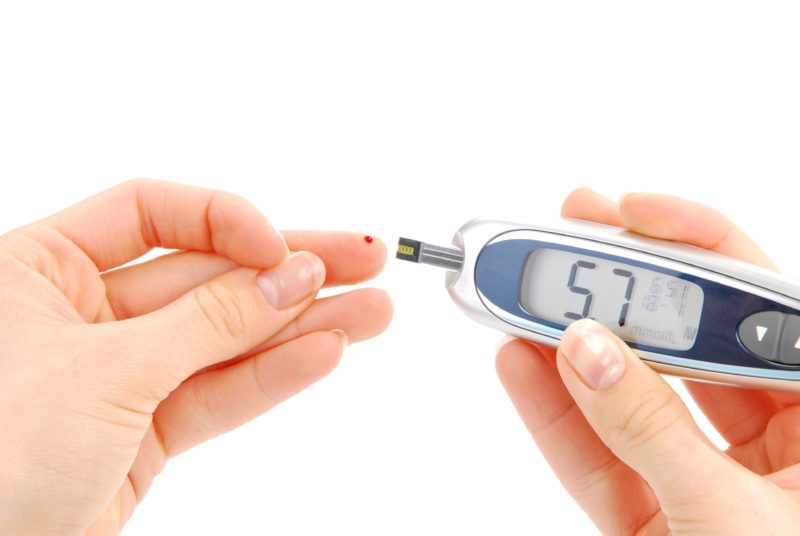 Уровень сахара в крови: норма у мужчин и женщин, у детей и у беременных, таблица по возрастам, что означает повышенный или пониженный уровень глюкозы