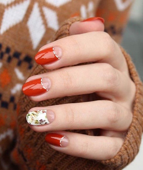 Лунный френч на ногтях 💅 — 13 идей модного маникюра с фото