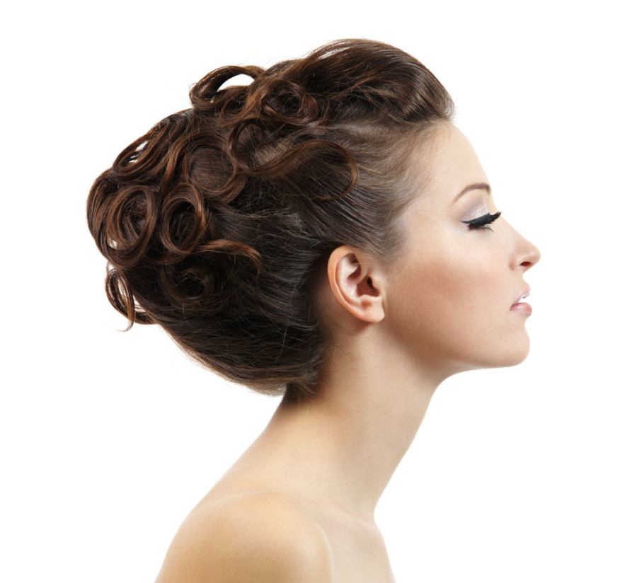 Прически на выпускной на средние волосы: 10 вариантов красивых причесок и укладок, фото