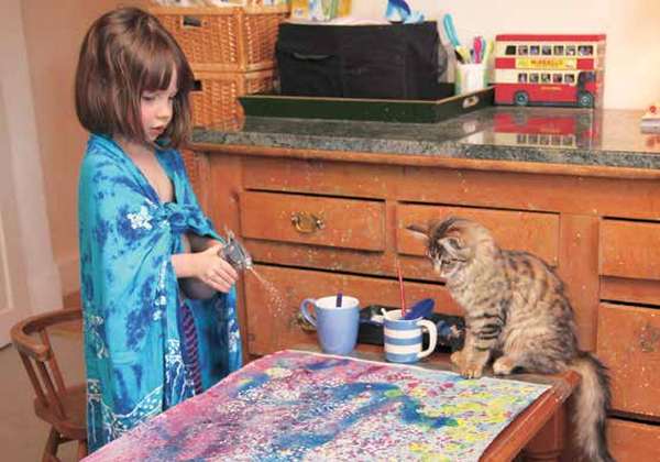 Айрис Грейс: девочка с аутизмом, ставшая признанной художницей