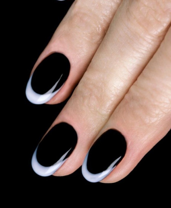 Черно-белый френч 💅 на ногтях — 12 идей красивого маникюра, фото