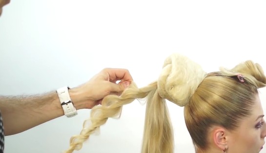 Легкие прически на длинные, средние и короткие волосы – 14 красивых и простых в исполнении причесок с фото