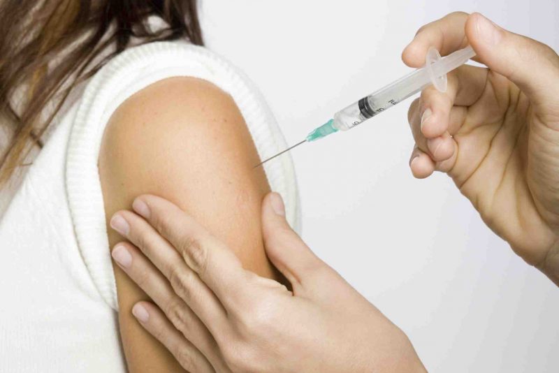 Прививка от кори, краснухи и паротита: как переносится, когда делают, виды вакцины КПК, побочные действия и противопоказания для тривакцины