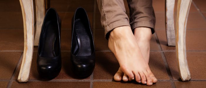 Как растянуть обувь в домашних условиях: кожаную и замшевую тесную обувь