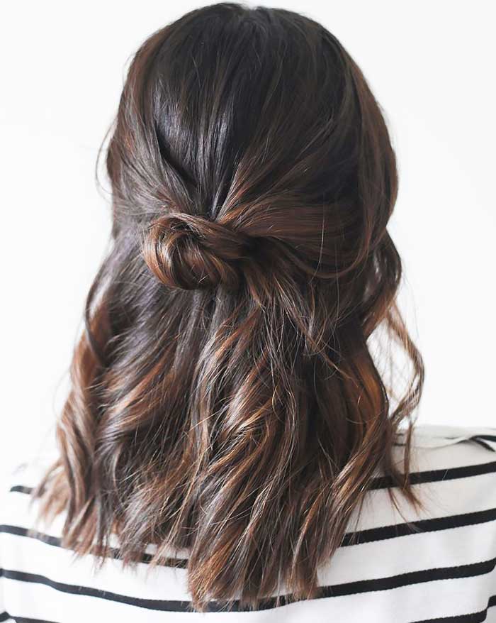 Вечерние прически на средние волосы — 20 вариантов красивых женских причесок с фото