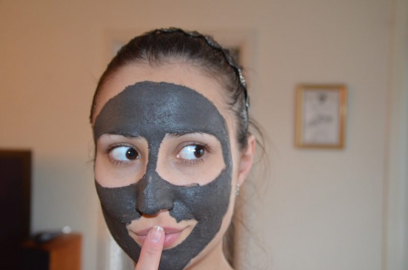 Черная маска от черных точек — 7 рецептов в домашних условиях