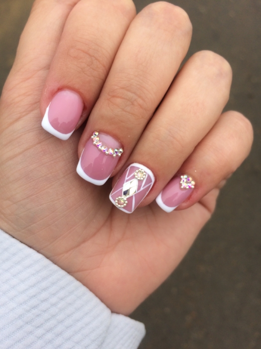 Френч с блестками 💅: красивый дизайн ногтей, новинки, фото
