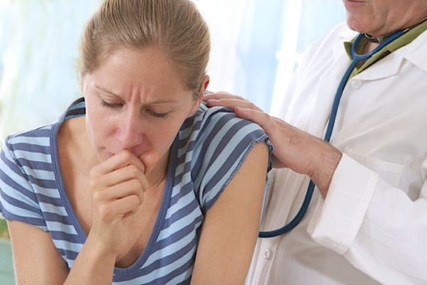 Симптомы пневмонии у взрослых без температуры: первые признаки воспаления легких, виды заболевания, диагностика