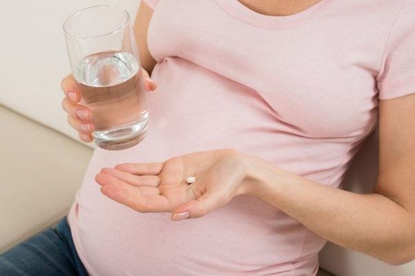 Фолиевая кислота (витамин В9): инструкция по применению, для чего нужна женщинам и мужчинам, как принимать при планировании беременности