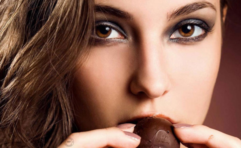Сколько калорий в шоколадных конфетах 🍬 разных сортов, польза и вред для организма