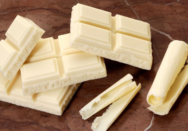 Из чего делают белый шоколад: состав, польза и вред. 5 рецептов приготовления в домашних условиях
