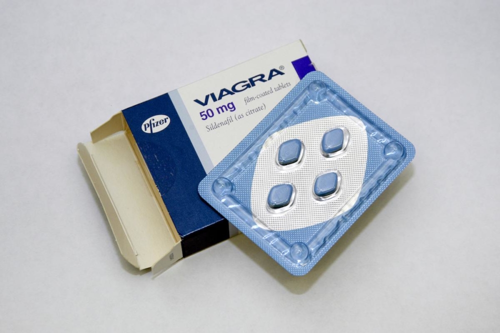 Как действует Виагра на мужчин и женщин: показания к приёму препарата, продолжительность действия, побочные эффекты