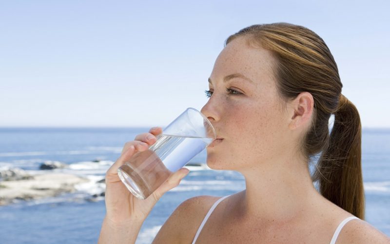 Как правильно пить воду, чтобы похудеть? 8 правил похудения с помощью воды