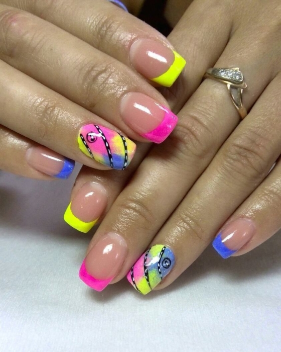 Разноцветный френч 💅 — 13 идей модного маникюра, фото на ногтях