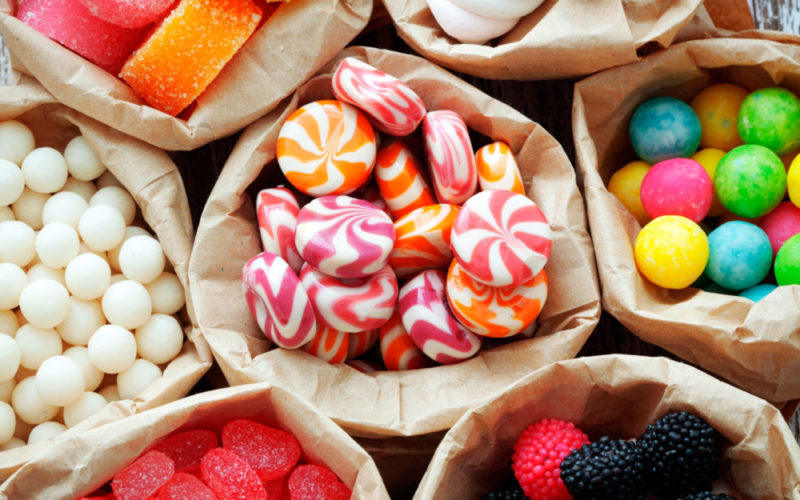 Сколько калорий в конфете 🍬, виды и состав кондитерских изделий, какие подходят для диеты