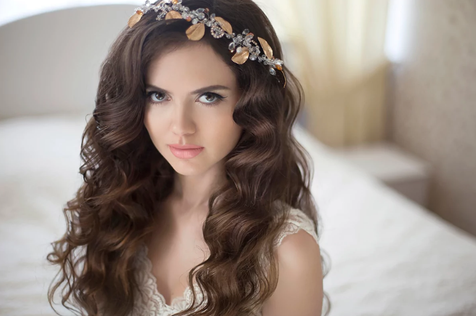 Свадебные прически на длинные волосы: 15 вариантов красивых причесок и укладок для невесты с фото