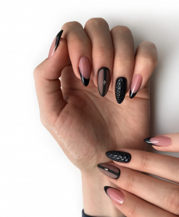 Чёрный френч: стильный дизайн ногтей, модные тенденции, фото